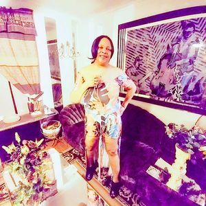 Meet your Posher, Darnette